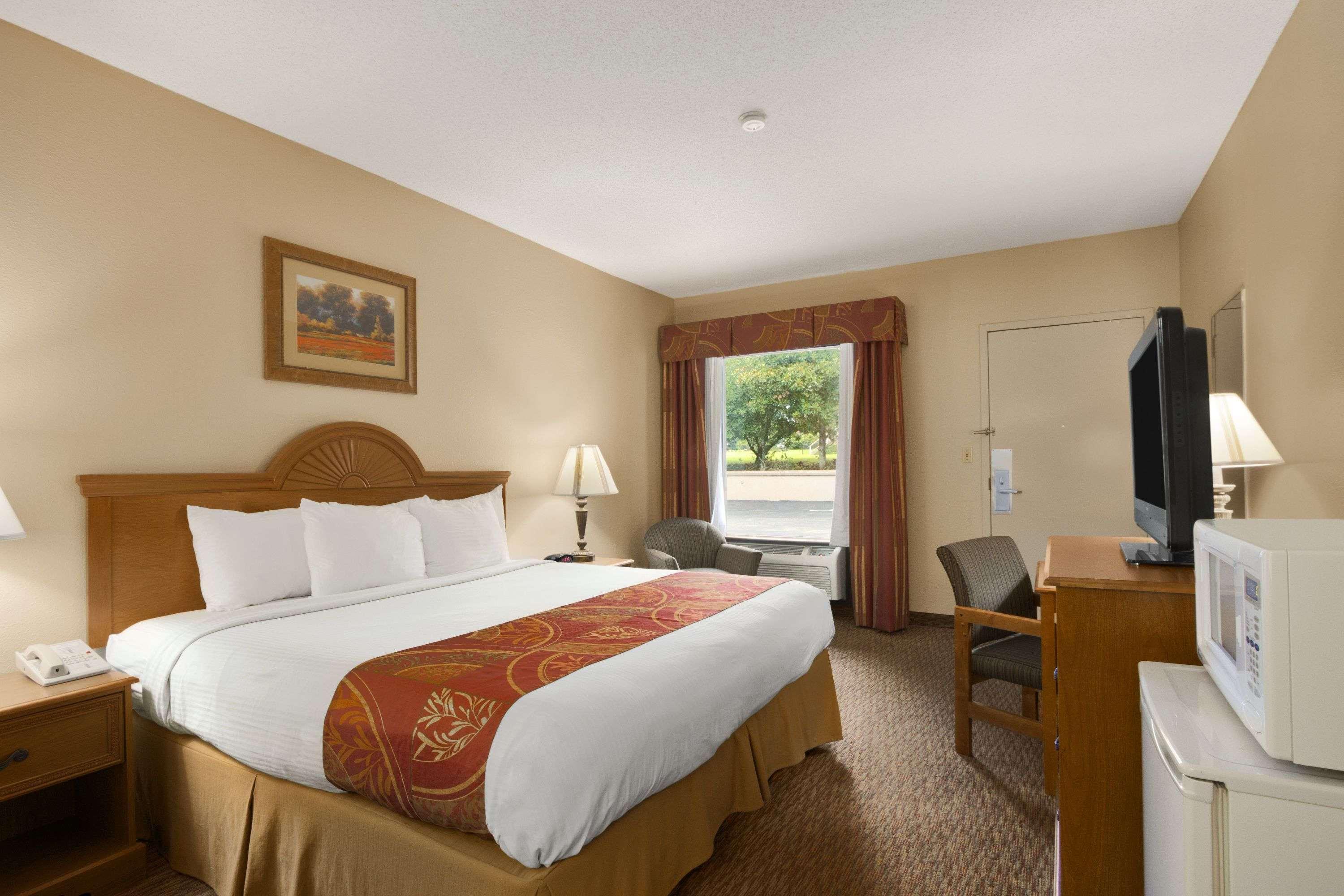 Days Inn By Wyndham Alexander City Exterior foto